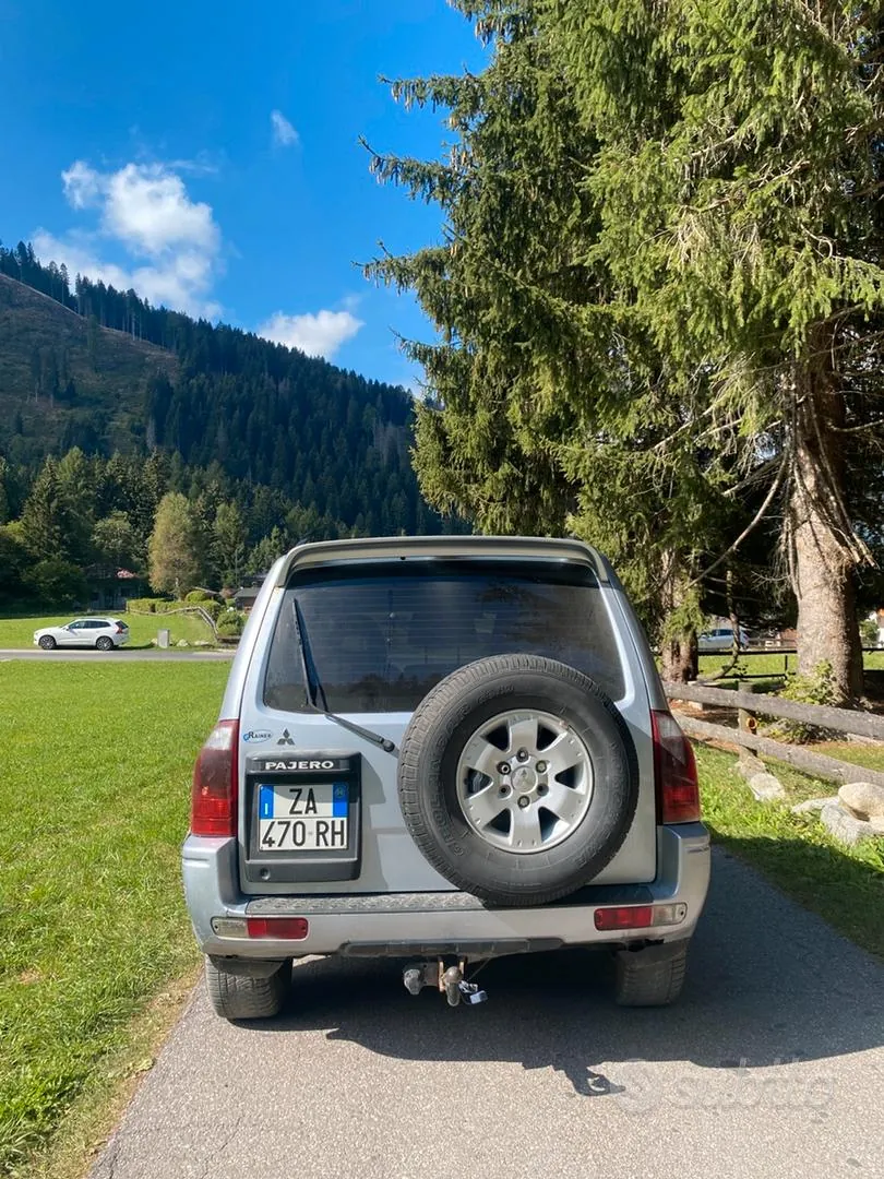 Mitsubishi Pajero 2004 photo 3