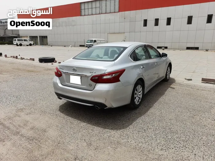 Nissan Altima 2018 photo 4
