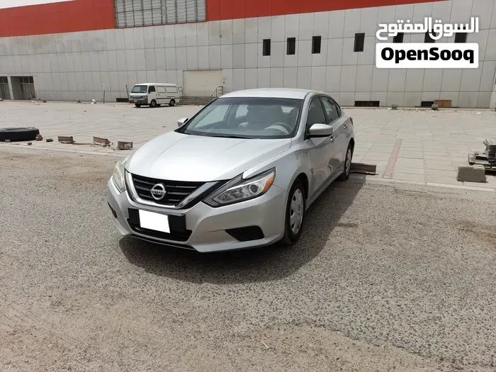 Nissan Altima 2018 photo 2