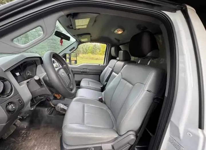 Ford F-550 2012 photo 4