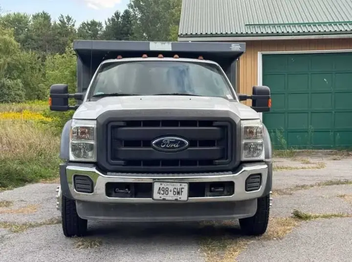 Ford F-550 2012 photo 3