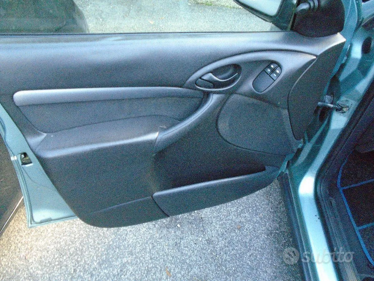 Ford Focus 2001 photo 5