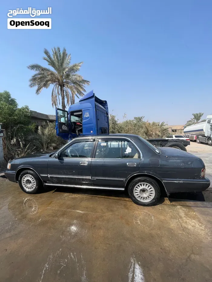 Toyota Crown 1995 photo 2