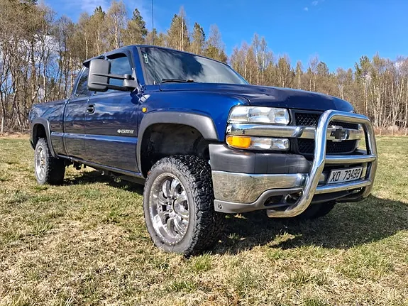 Chevrolet Silverado 2500 2002 photo 2