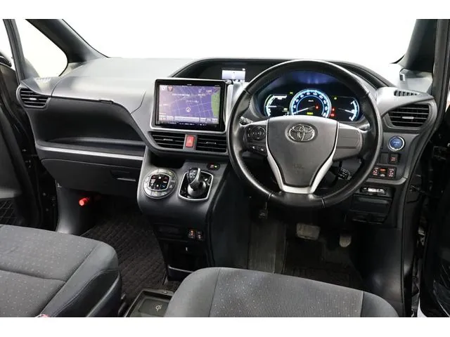 Toyota Vitz 2015 photo 2