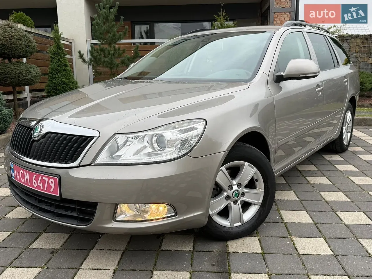 Skoda Octavia 2012 photo 2