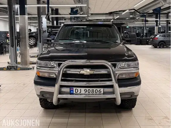 Chevrolet Tahoe 2000 photo 2