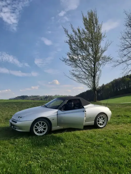 Alfa Romeo Spider 1999 photo 3