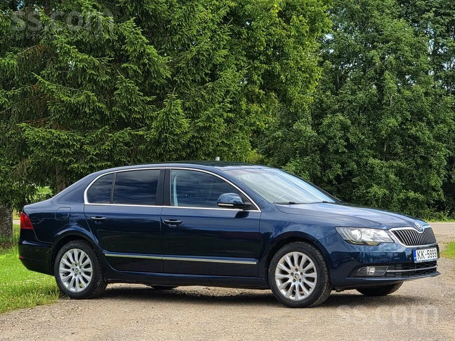 Skoda Superb 2013 photo 2
