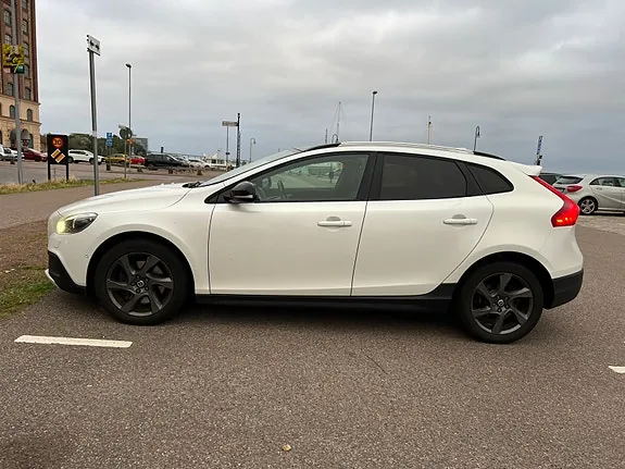 Volvo V40 Cross Country 2015 photo 2