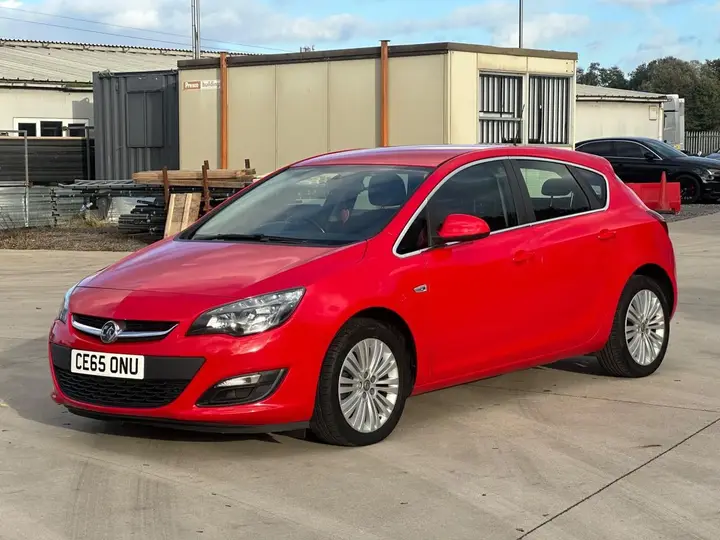 Vauxhall Astra 2015 photo 4