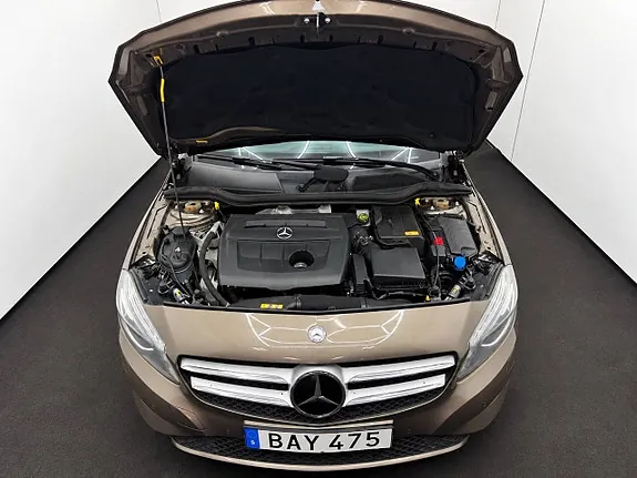 Mercedes-Benz A180 2013 photo 4