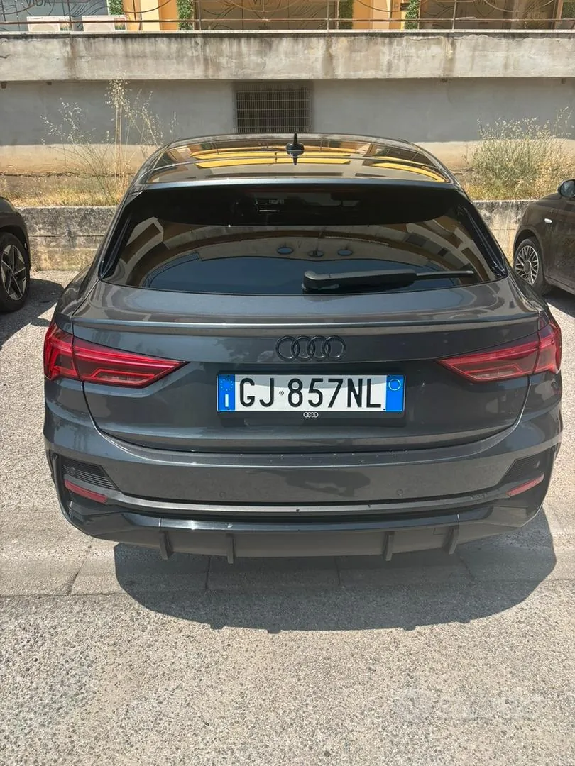 Audi Q3 2020 photo 2