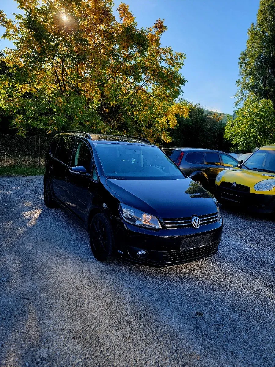 Volkswagen Touran 2014 photo 2