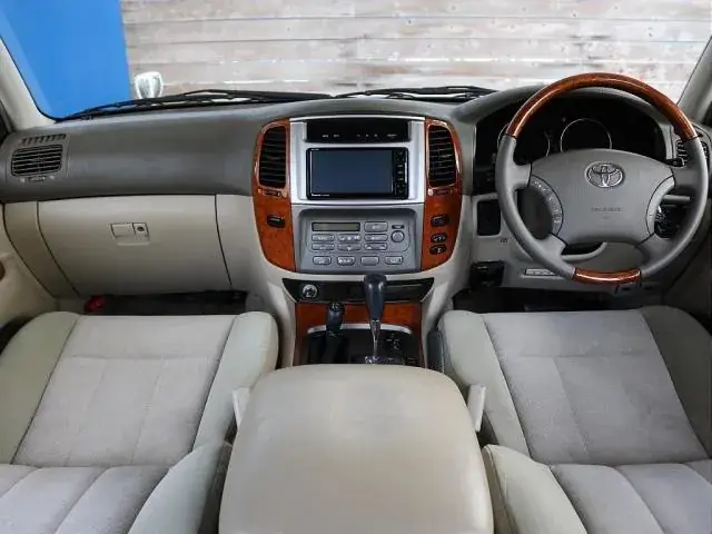 Toyota Land Cruiser 100 2002 photo 2