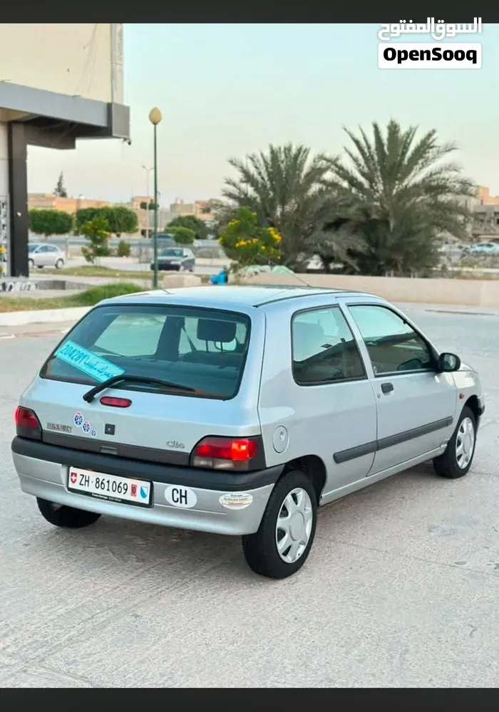 Renault Clio 1996 photo 2