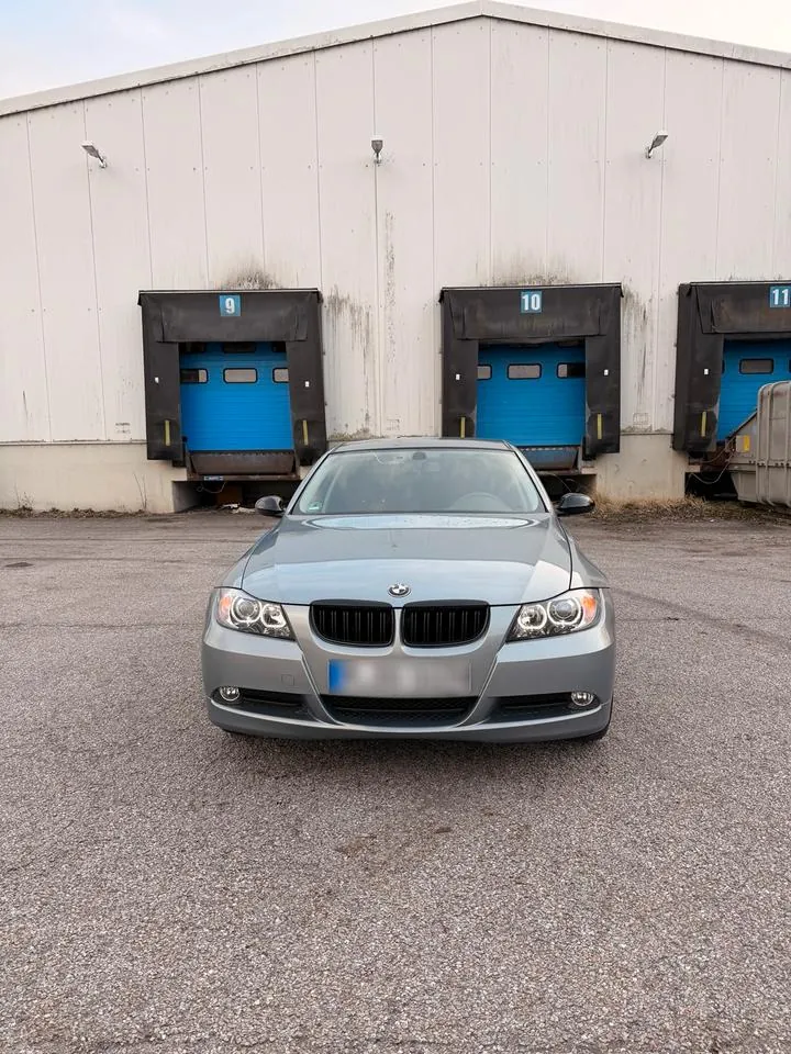BMW 318I