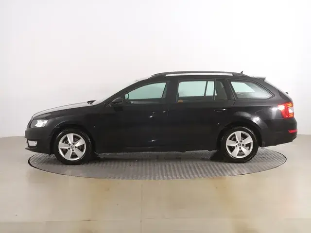 Skoda Octavia Combi 2016 photo 2