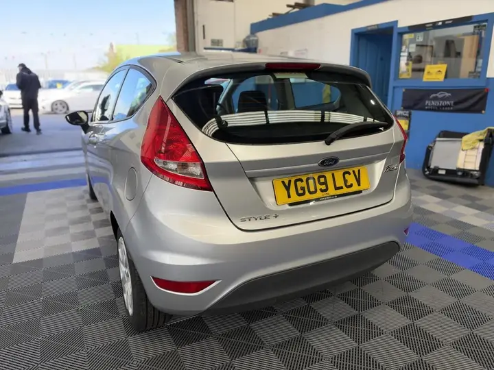 Ford Fiesta 2009 photo 5
