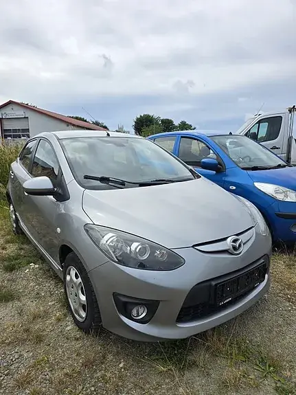 Mazda 2 2010 photo 4