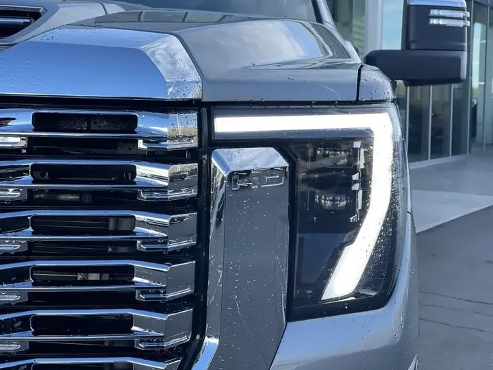 GMC Sierra 3500Hd 2026 photo 3