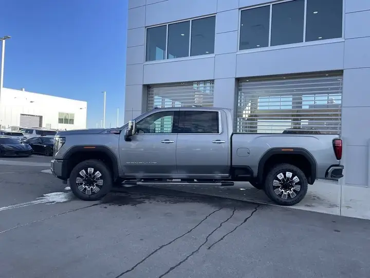 GMC Sierra 3500Hd 2026 photo 5