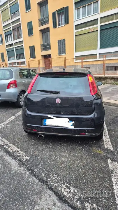 Fiat Punto 2009 photo 2