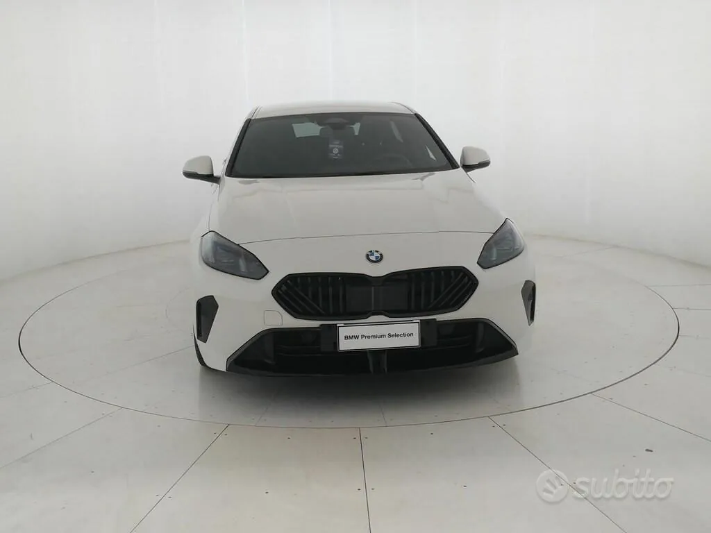 BMW 1 Series 2024 photo 3