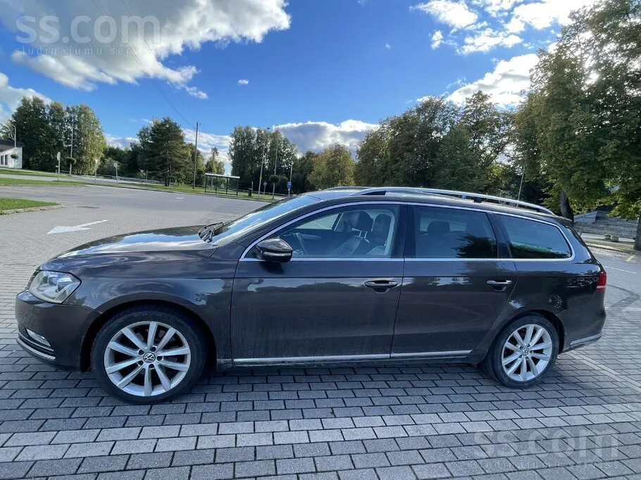 Volkswagen Passat 2012 photo 2