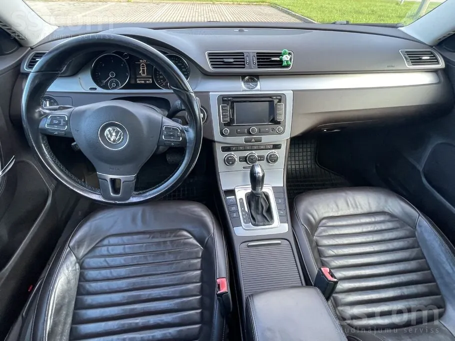 Volkswagen Passat 2012 photo 4