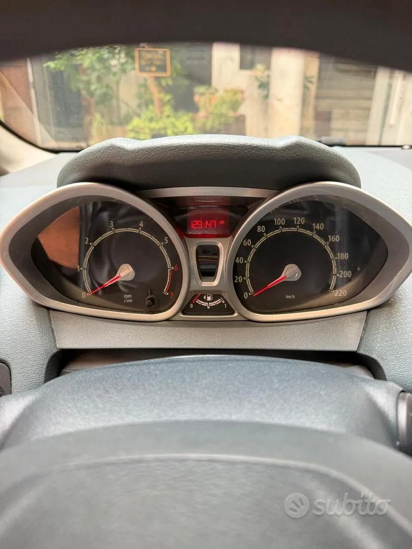 Ford Fiesta 2009 photo 3