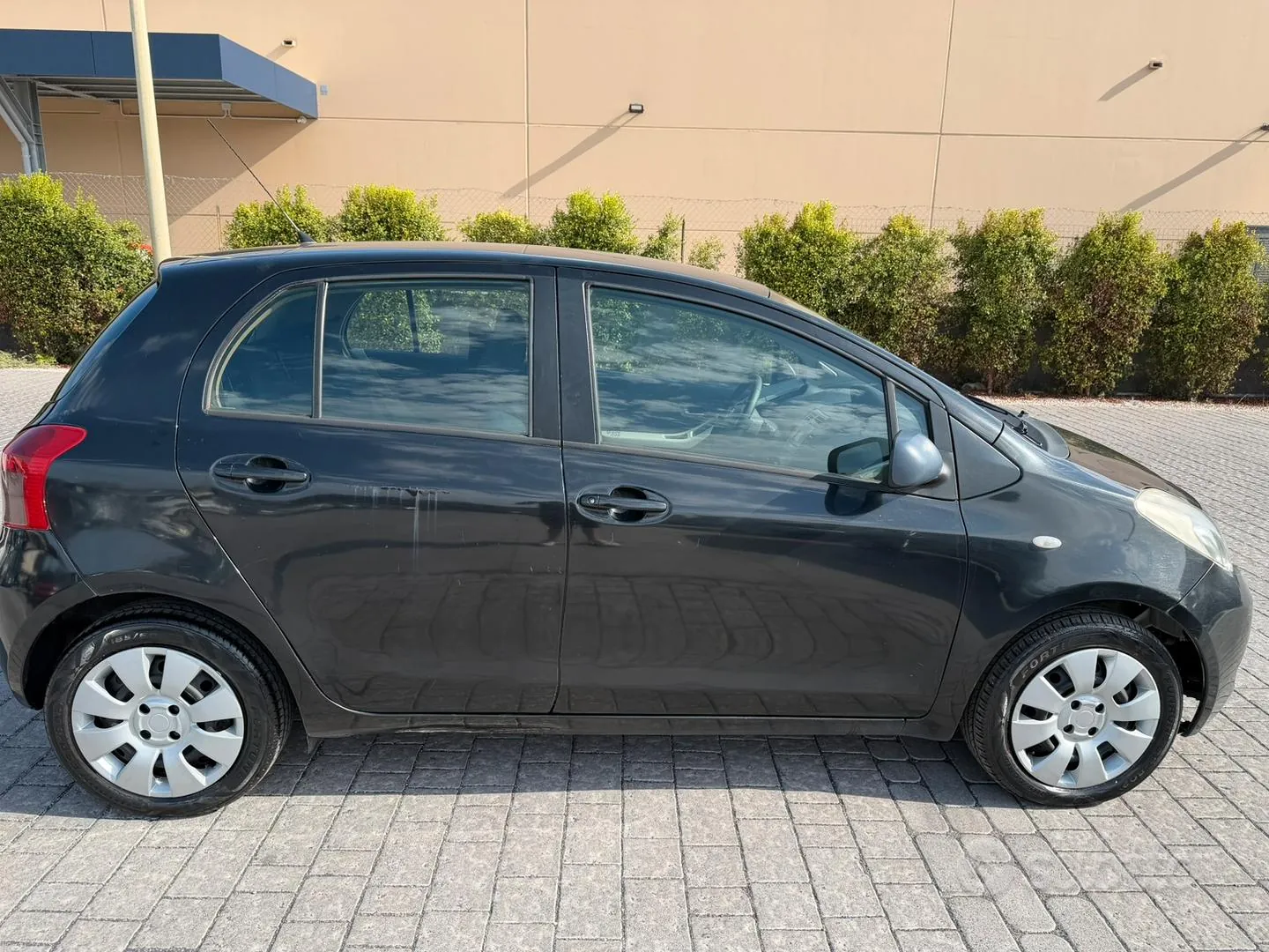 Toyota Yaris 2007 photo 2