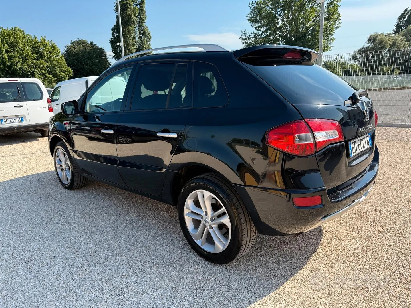 Renault Koleos 2010 photo 3