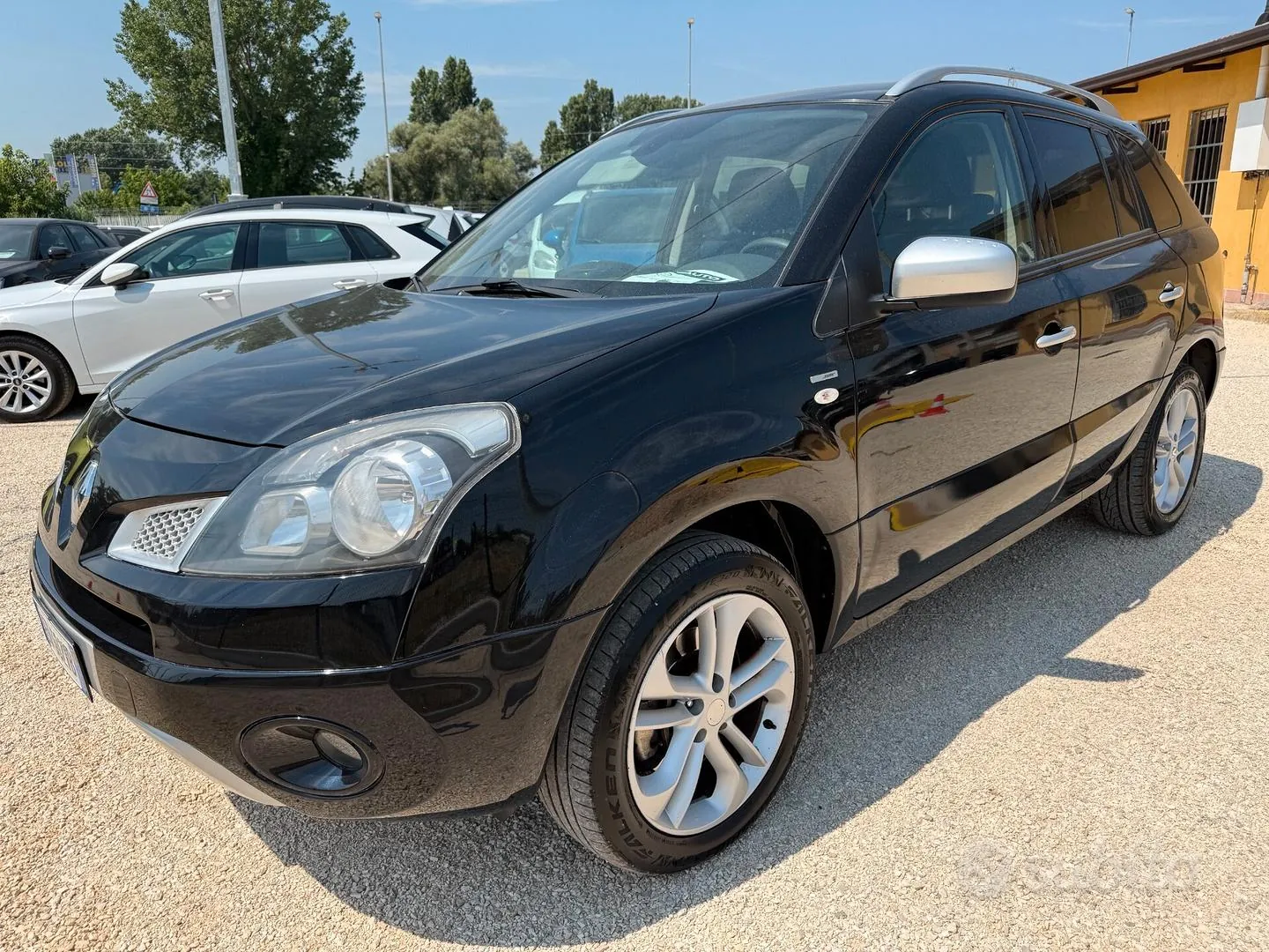 Renault Koleos 2010 photo 2
