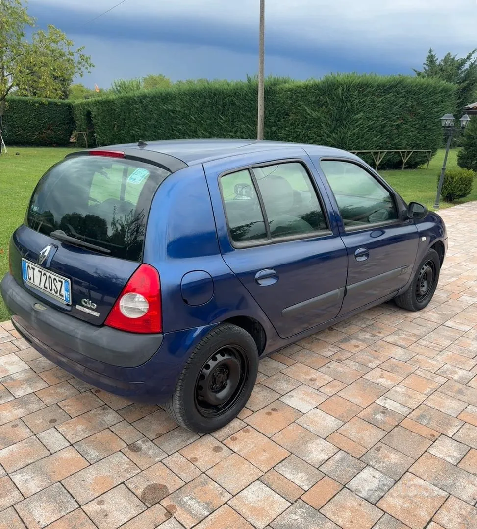 Renault Clio 2006 photo 2