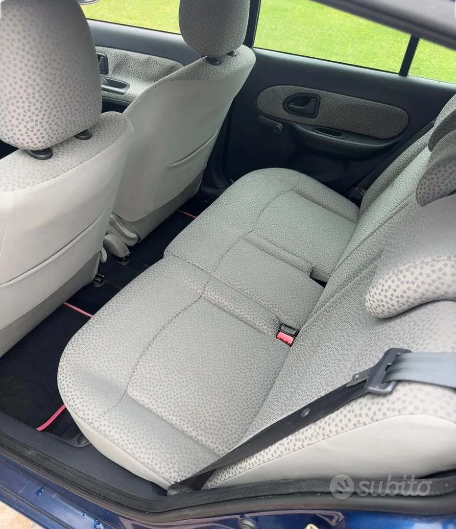Renault Clio 2006 photo 5
