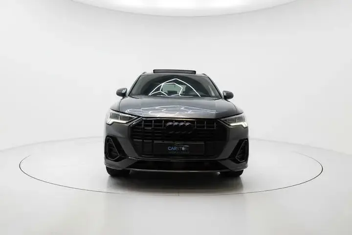 Audi Q3 2019 photo 2