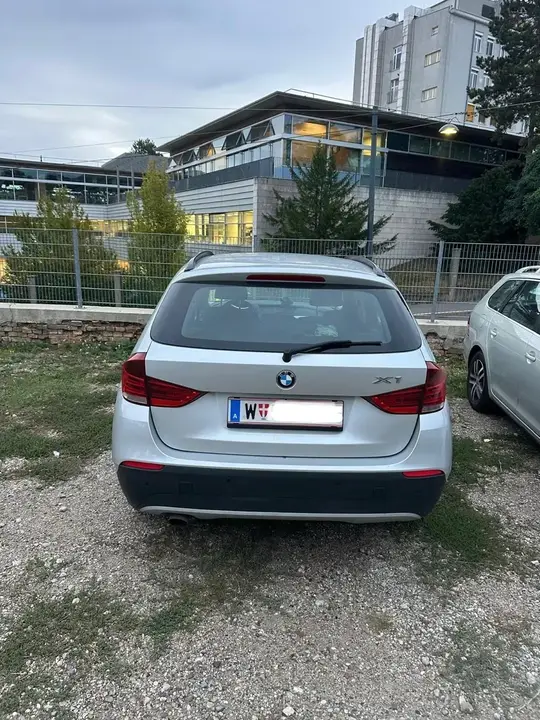 BMW X1 2011 photo 2