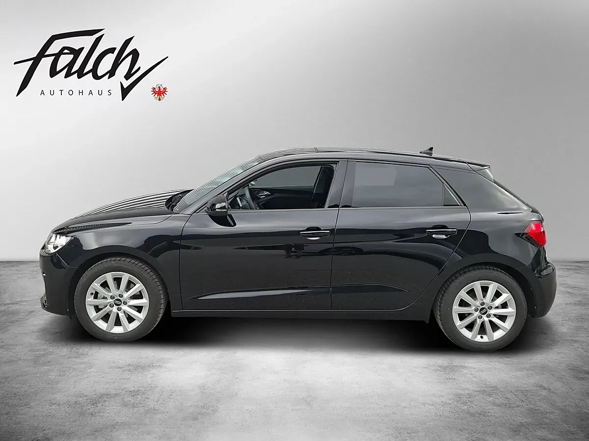 Audi A1 2025 photo 2