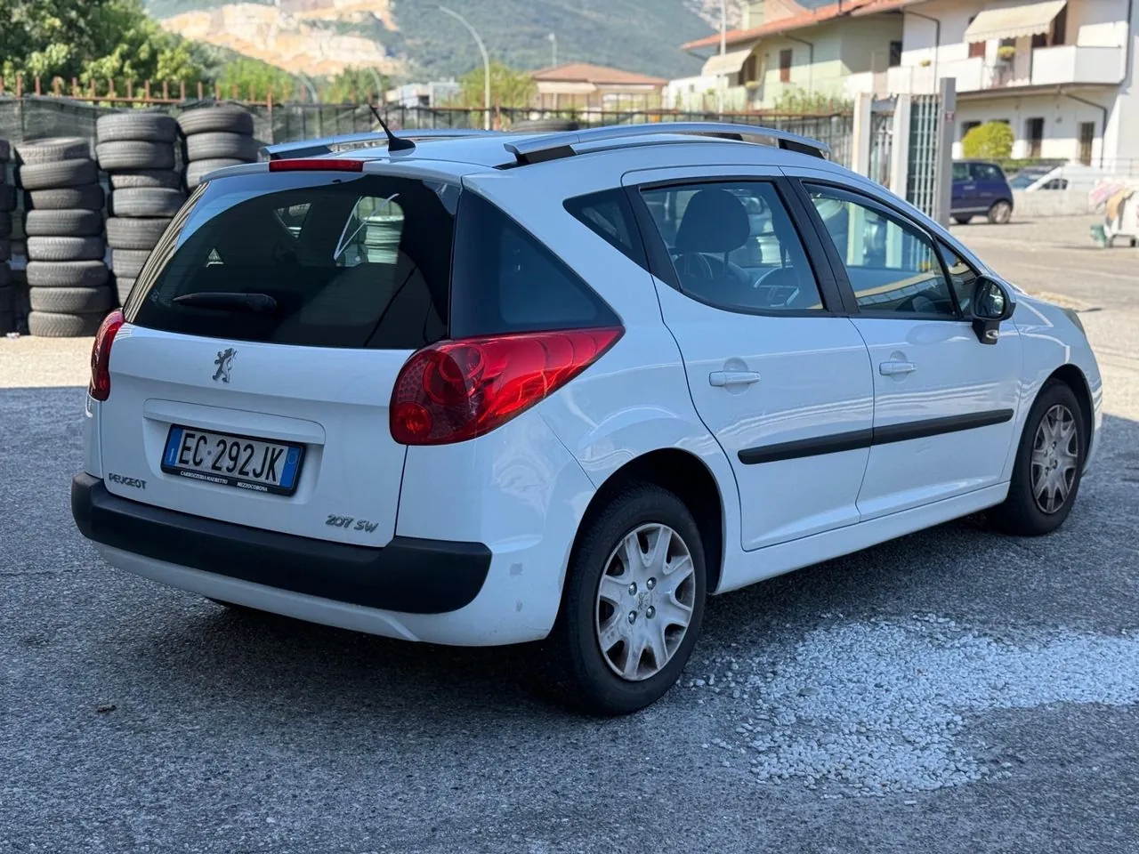 Peugeot 207 2010 photo 4