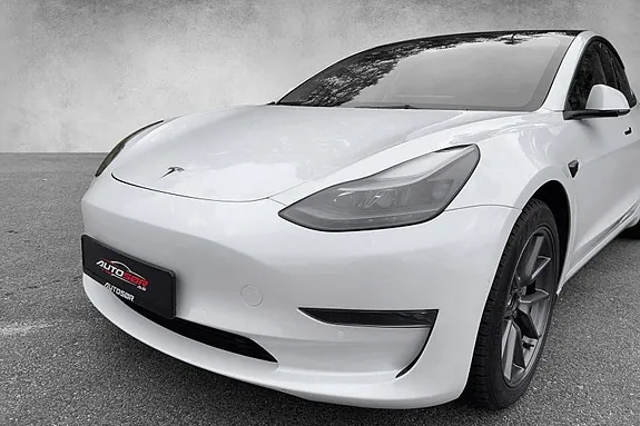 Tesla Model 3 2021 photo 2