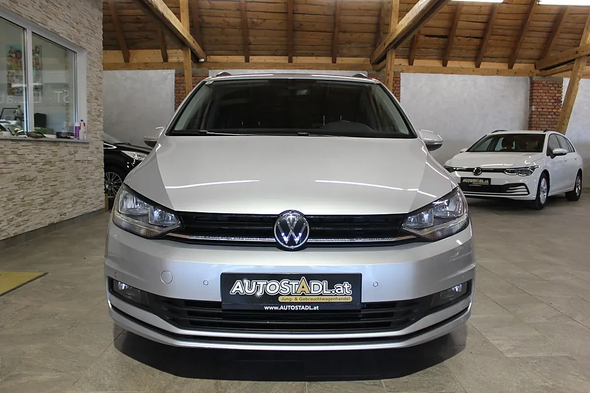 Volkswagen Touran 2022 photo 3