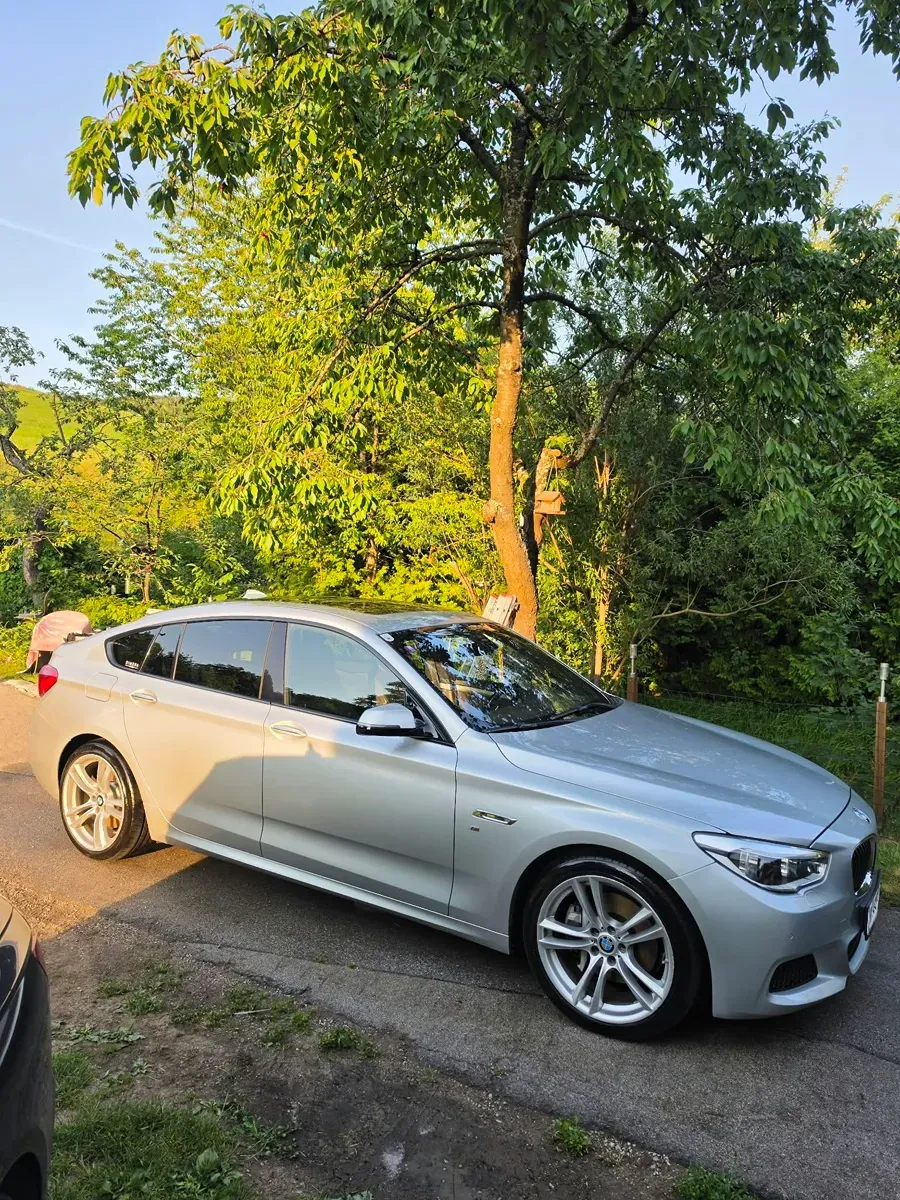 BMW 5 Series 2015 photo 2