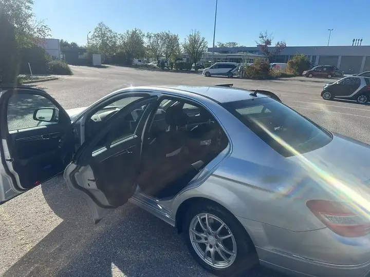 Mercedes-Benz C200