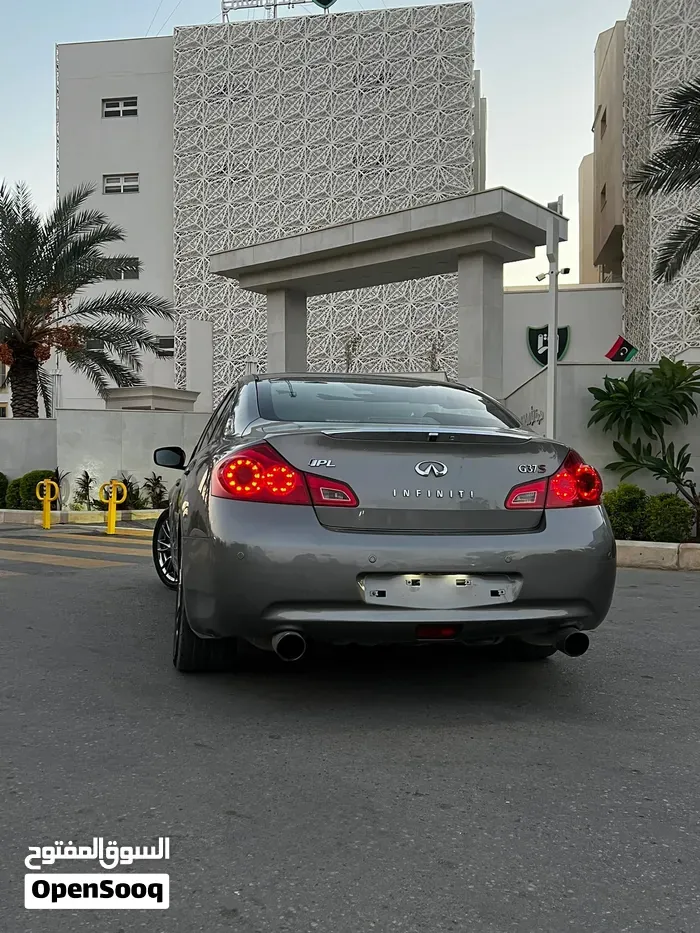Infiniti G37 2009 photo 3