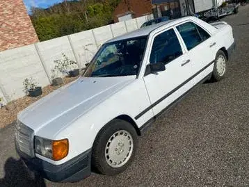 Mercedes-Benz W124
