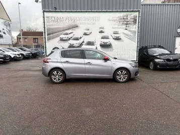 Peugeot 308 2020 photo 2