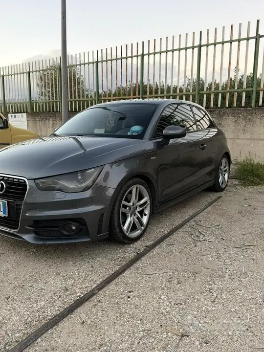 Audi A1 2011 photo 2