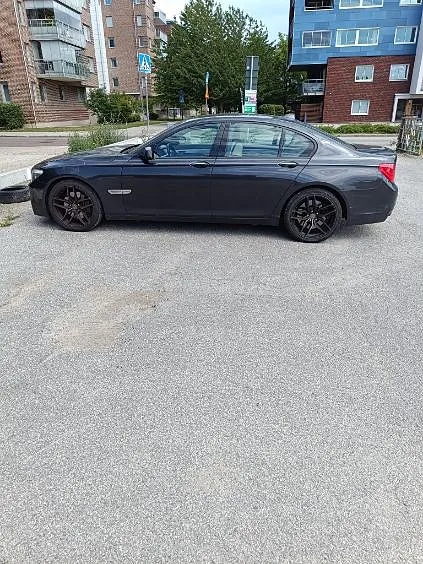 BMW 750I