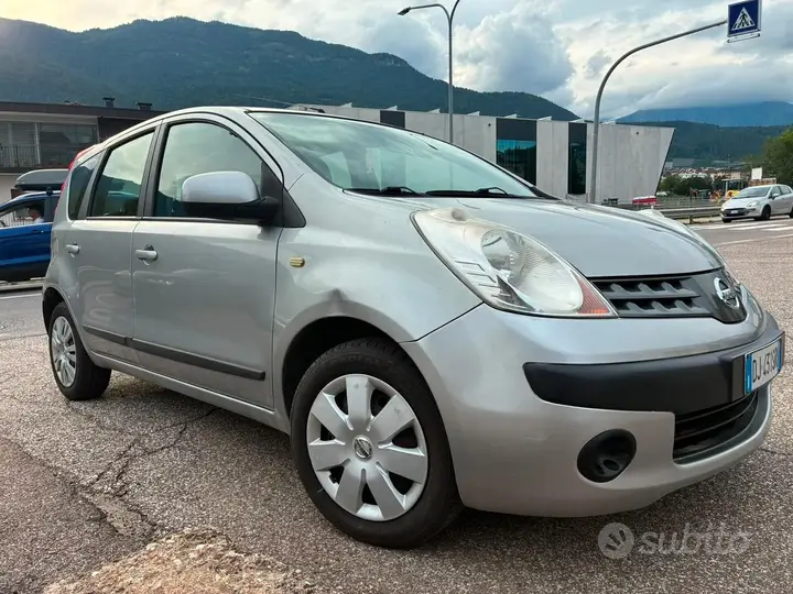 Nissan Note 2007 photo 2